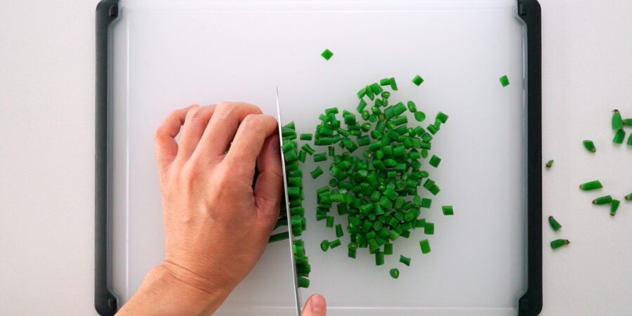 Chopping boiled green beans for Soboro Bento