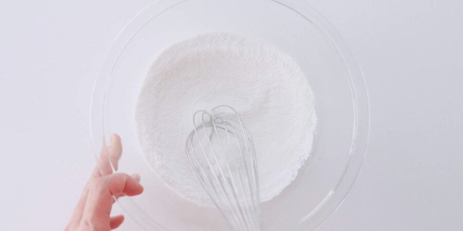 Whisk the dry ingredients for the mochi together.