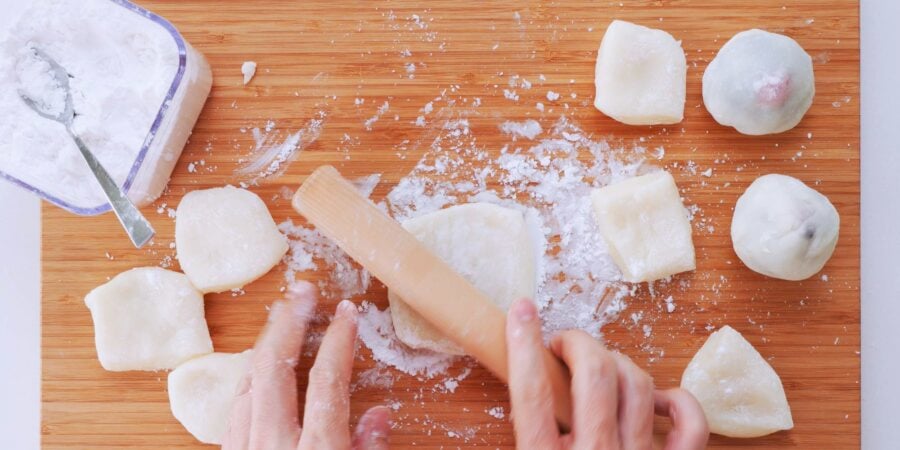 Roll out the mochi into a 3-inch disc using a small rolling pin.