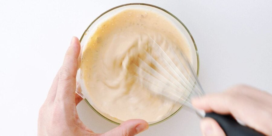 Mash the sea urchin and stir in the cream.