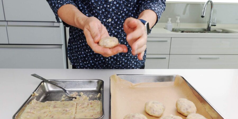 Shaping korokke patties.