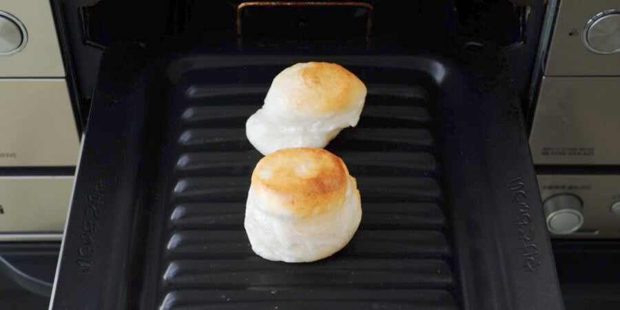 Toasted mochi for Oshiruko.
