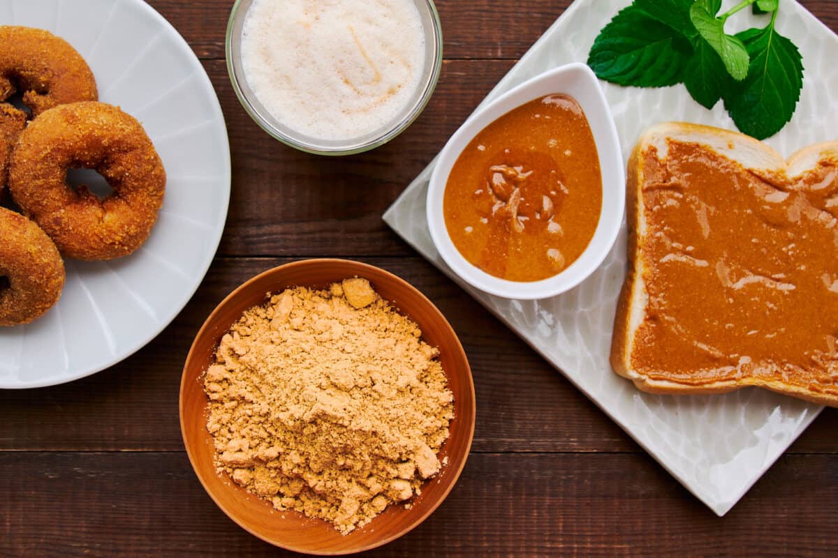 Homemade Kinako Powder (Roasted Soybean Flour)